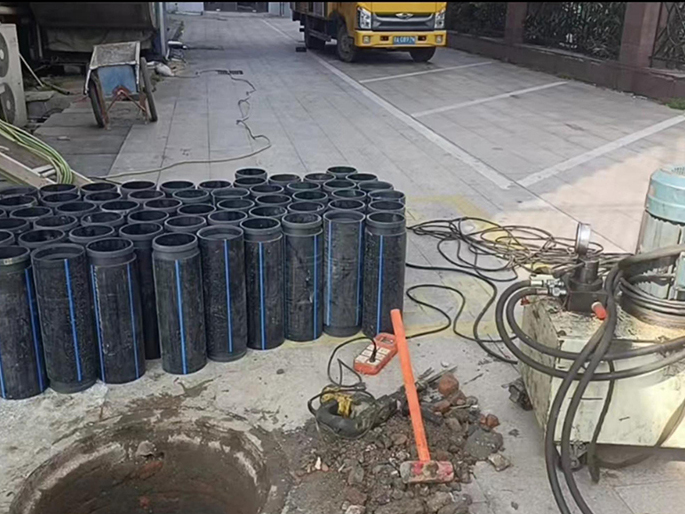 英吉沙PE置换管厂家 DN315置换管 非开挖管短管置换